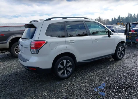 2017 Subaru Forester 2.5I Premium z USA, uszkodzony, nr VIN JF2SJAEC7HH479322